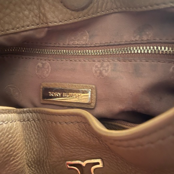 Tory Burch purse! Good condition! - Picture 2 of 5